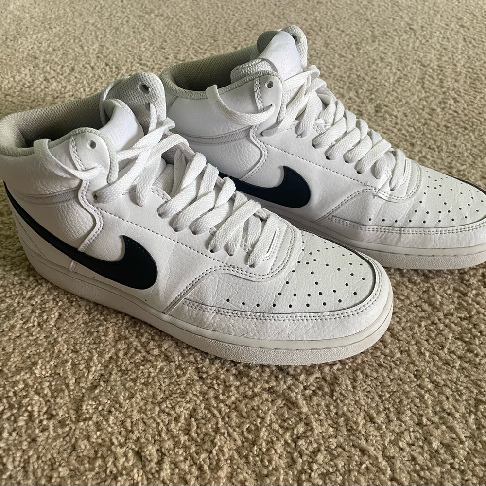 Men’s Nike Court Size 7 LN